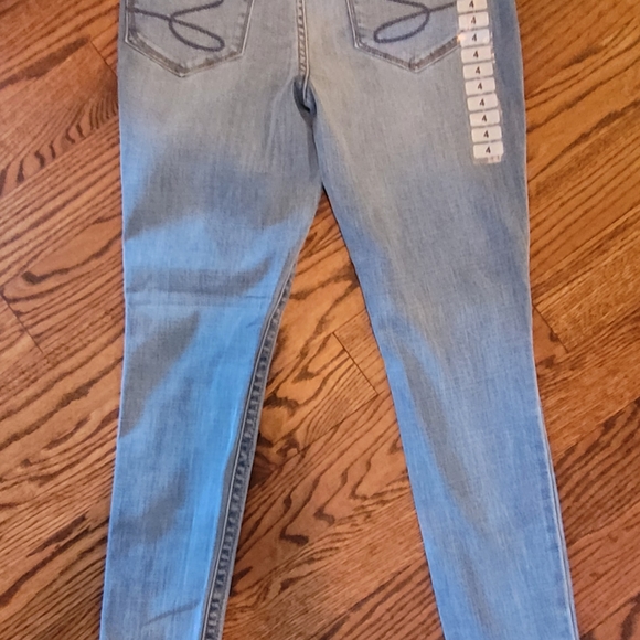 WomensSeven7 size 4 tummyless rupped skinny jeans - Picture 8 of 13